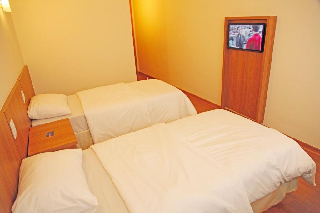  Bernal Hotel Econômico