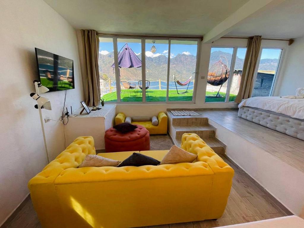 聖佩德羅拉古納的住宿－DUBAI by luxury Atitlan，相簿中的一張相片