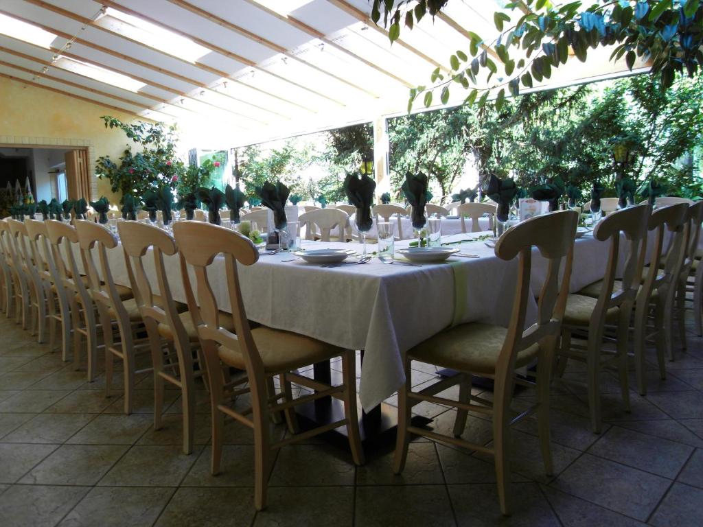 Restaurace v ubytování Weinhotel Kirchenwirt