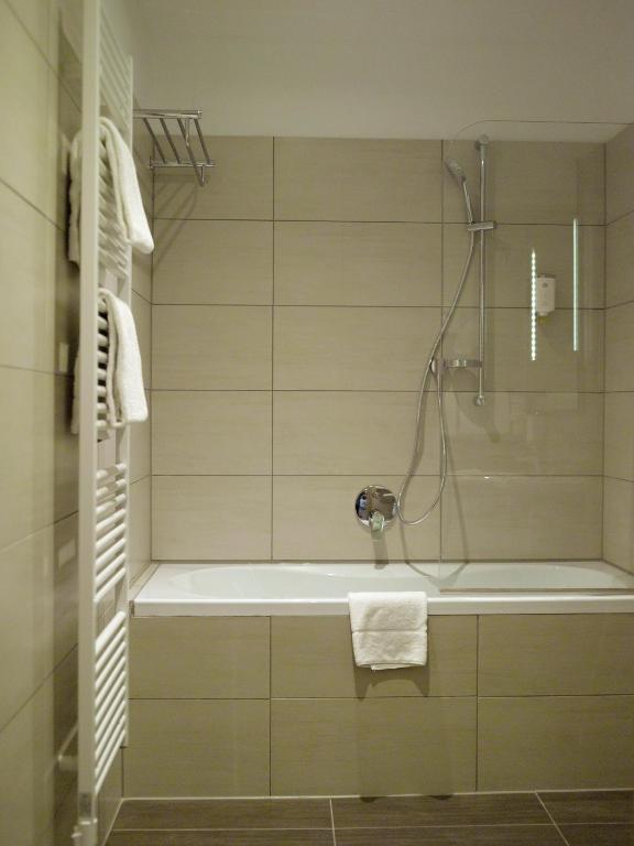 Hotel Drei Raben - Resim 8