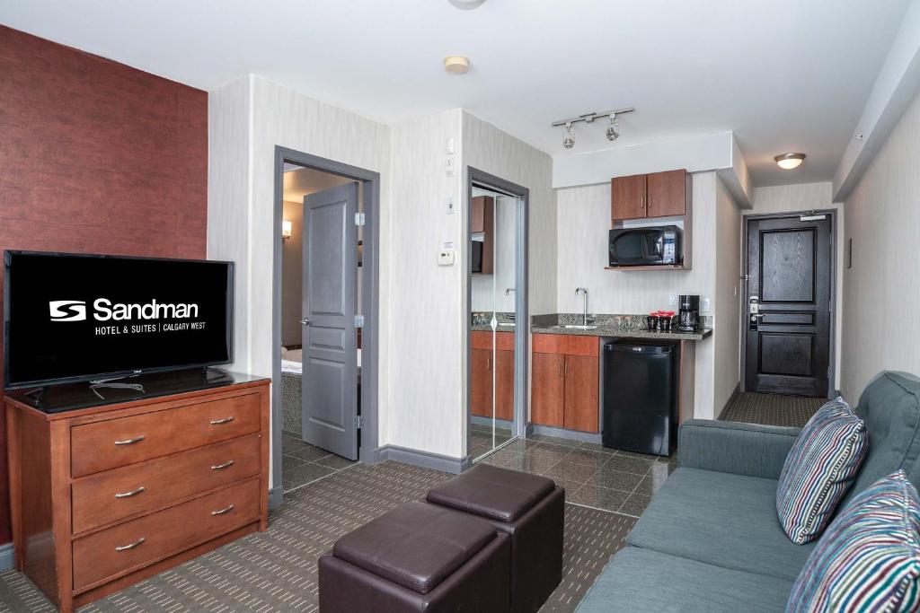 Sandman Hotel & Suites Calgary West, Calgary – Updated 2023 Prices