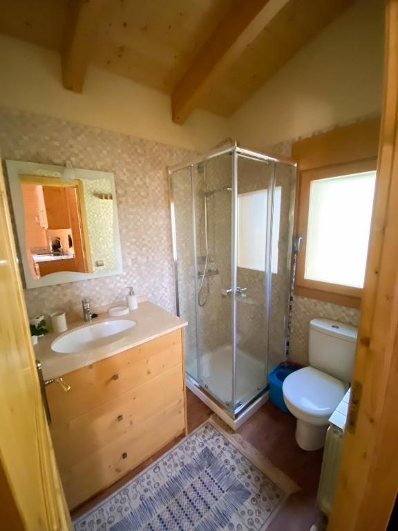 Kúpeľňa v ubytovaní Casa MARAVILLA 8 pax. Deporte y relax exclusivo!