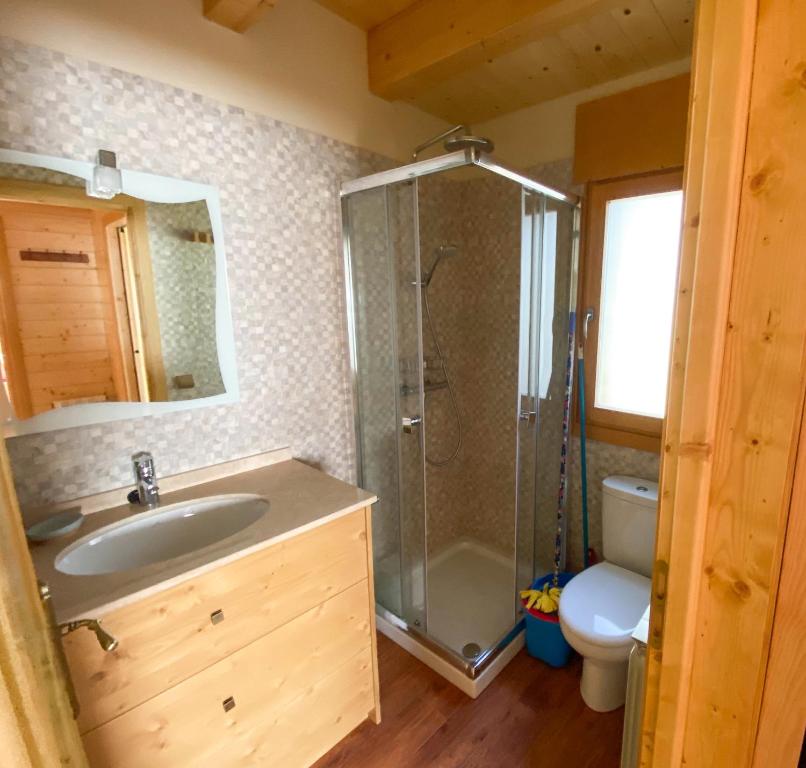 Kúpeľňa v ubytovaní Casa MARAVILLA 8 pax. Deporte y relax exclusivo!