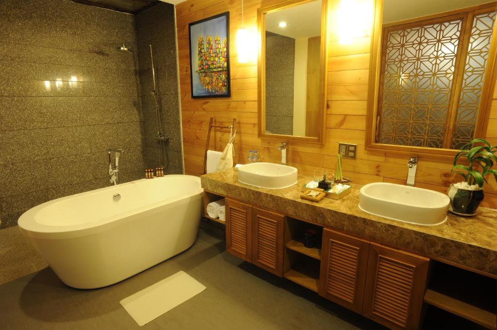 Suite Có Giường Cỡ King Nhìn Ra Biển