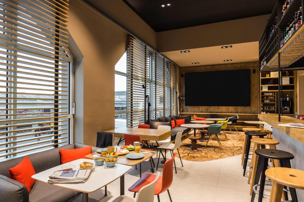 Posezení v ubytování ibis Heidelberg Hauptbahnhof