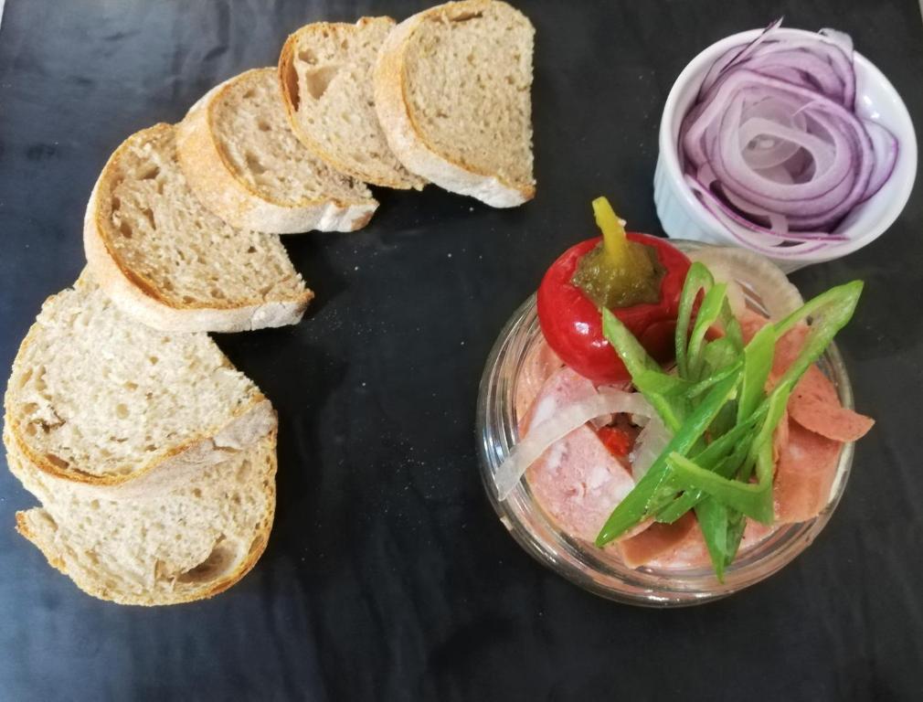 Jídlo v hotelu nebo okolí