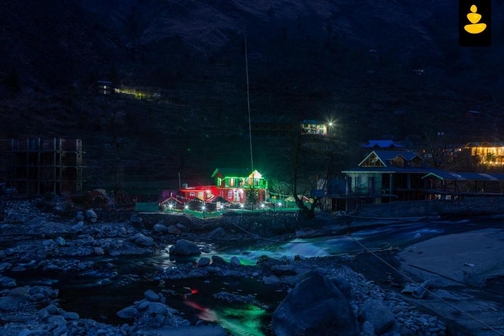 LivingStone Village Stay Tirthan Valley