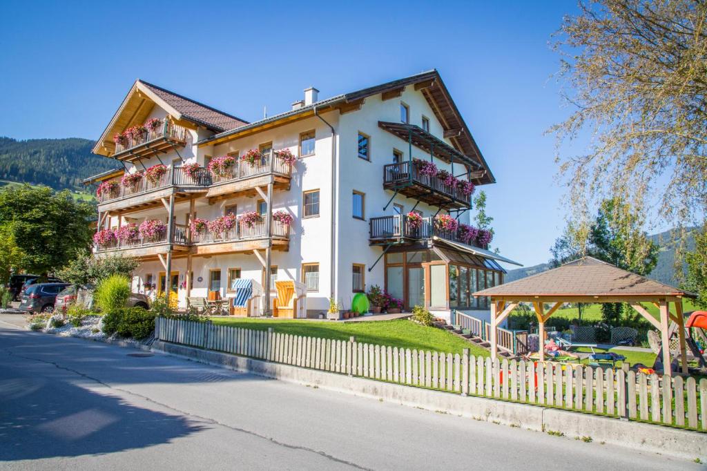 Výhľad na hory alebo výhľad na hory priamo z apartmánu