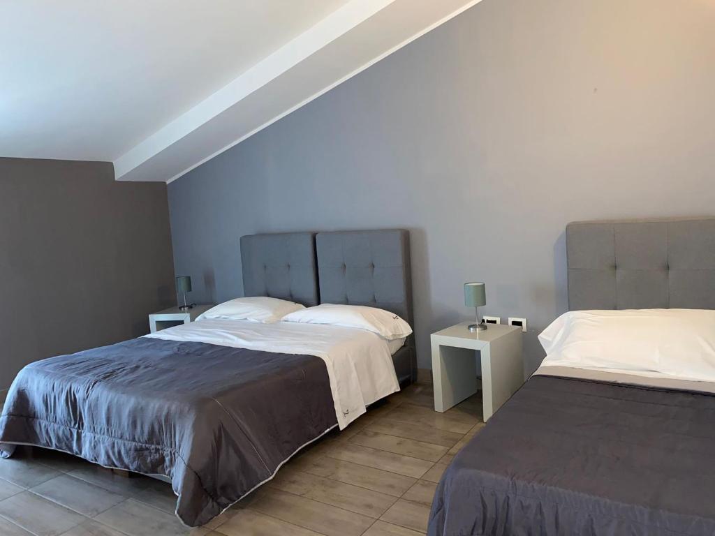 Victoria Hotel - Standard-Dreibettzimmer
