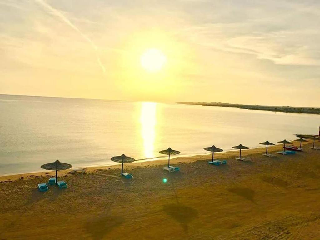 Beach front chalet with perfect location