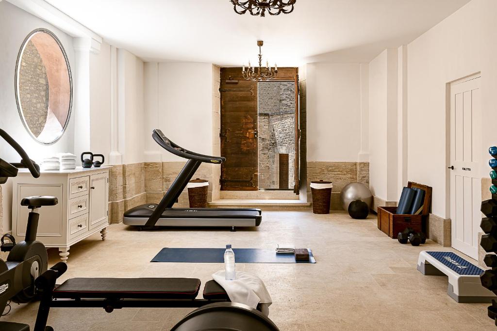 Fitness centrum a/nebo fitness zařízení v ubytování Hotel Crillon le Brave