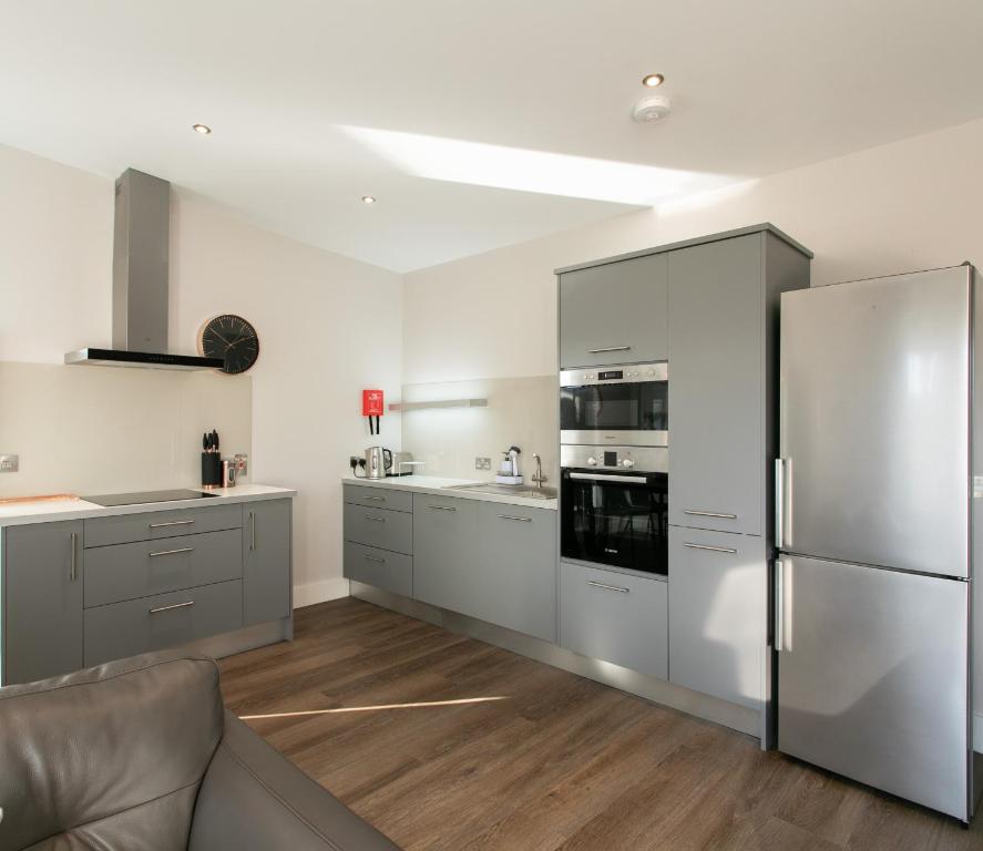 Custom House Apartments - 