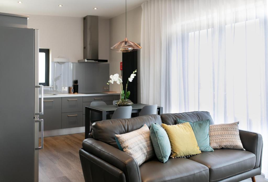 Custom House Apartments - 