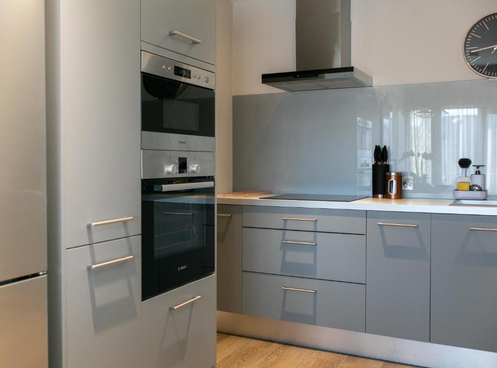 Custom House Apartments - 