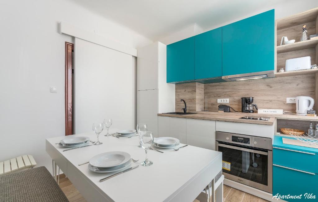 Kuchnia lub aneks kuchenny w obiekcie Apartmani Nena i Ilka
