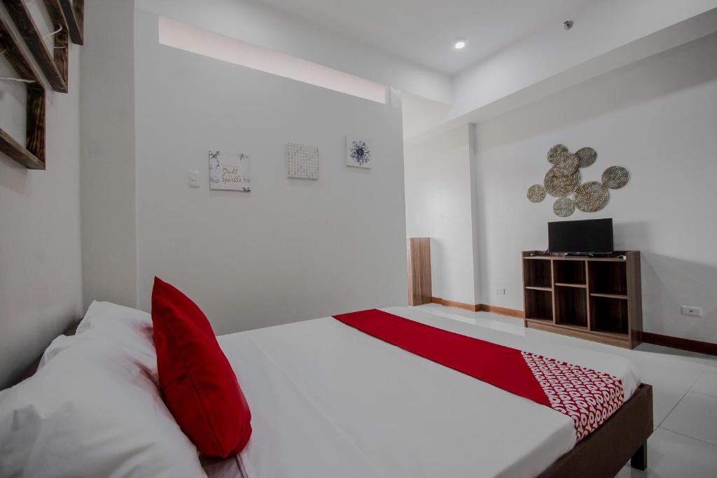 TV a/nebo společenská místnost v ubytování Cornerstone Manor Inn