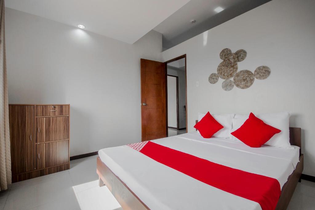Postel nebo postele na pokoji v ubytování Cornerstone Manor Inn