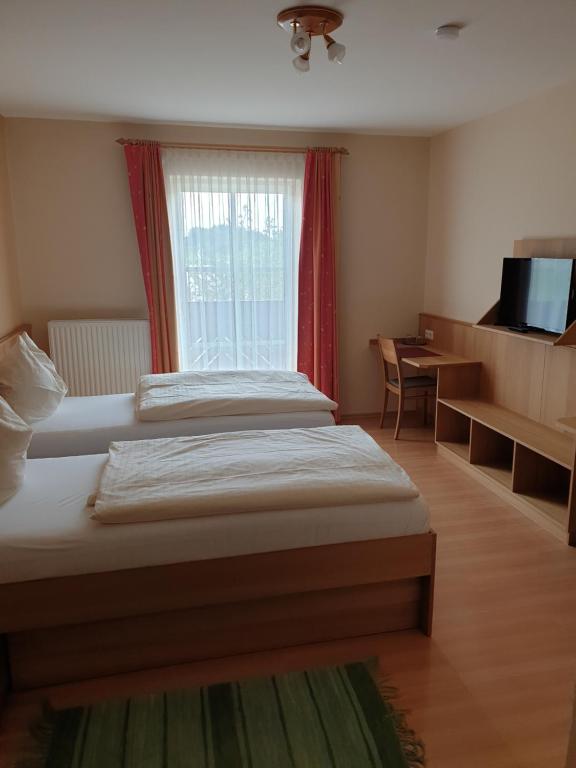 Fotografia z galérie ubytovania Gasthof Neuhofen v destinácii Eugendorf