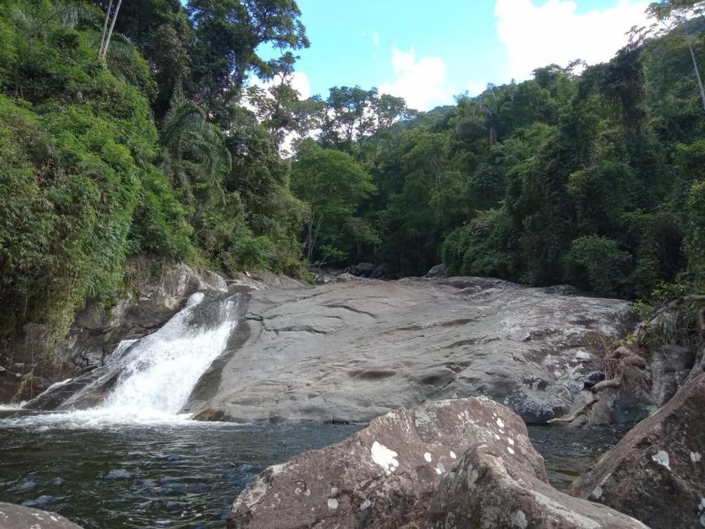 Chácara Recanto dos Pássaros com Rio no terreno