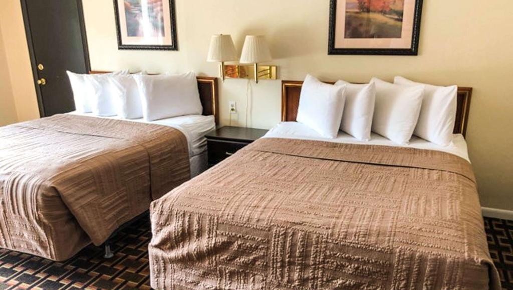 Colonial Inn Ellsworth - Chambre Queen Avec Deux Lits Queen - Non-fumeur