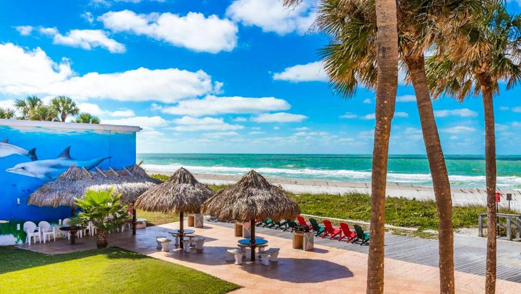 Blick auf den Strand vom Resort in der Unterkunft Belleair Beach Resort Motel in Clearwater Beach