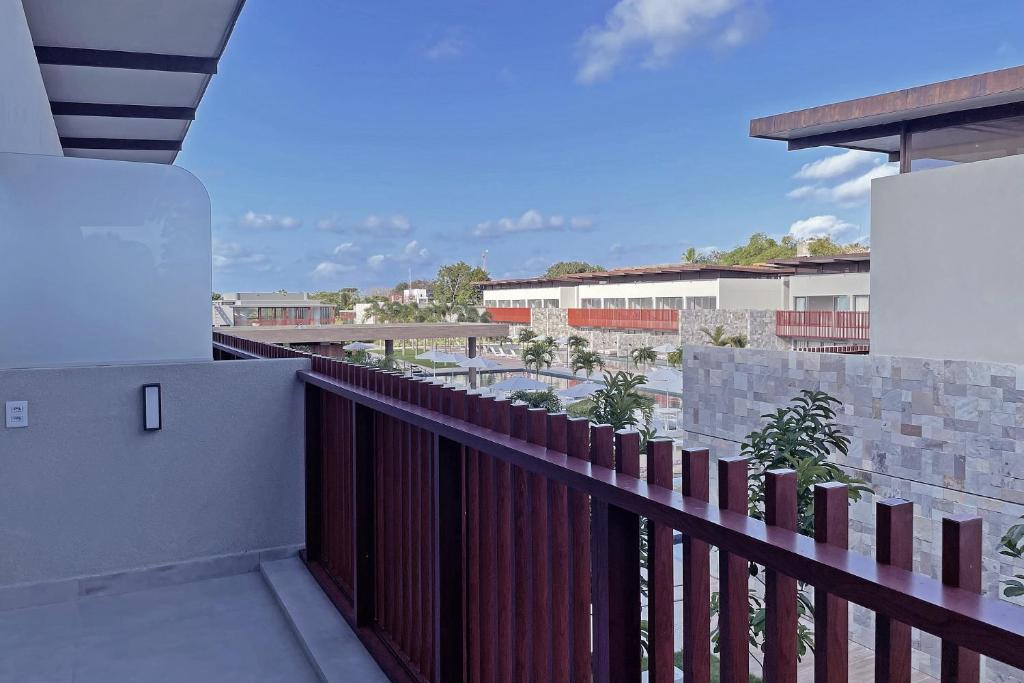  Qavi - Île de Pipa - Flat confortável com varanda privativa #211C