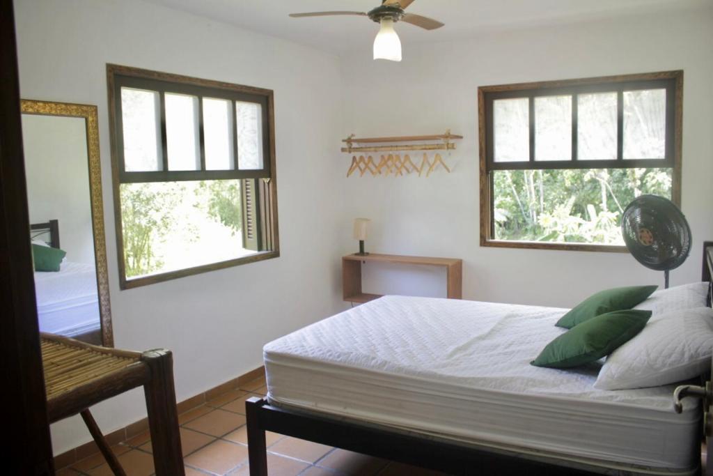  Sitio com linda casa pertinho da praia