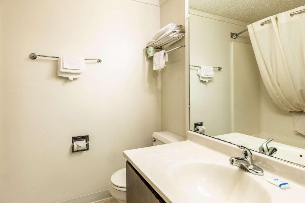 Value Inn Kenosha I-94 - Exit 344 - Habitación Doble De Lujo Con Baño