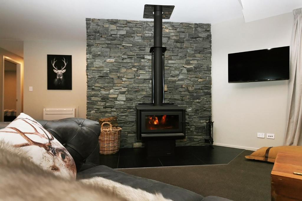 Lake Views at Antler Lodge - Resim 13