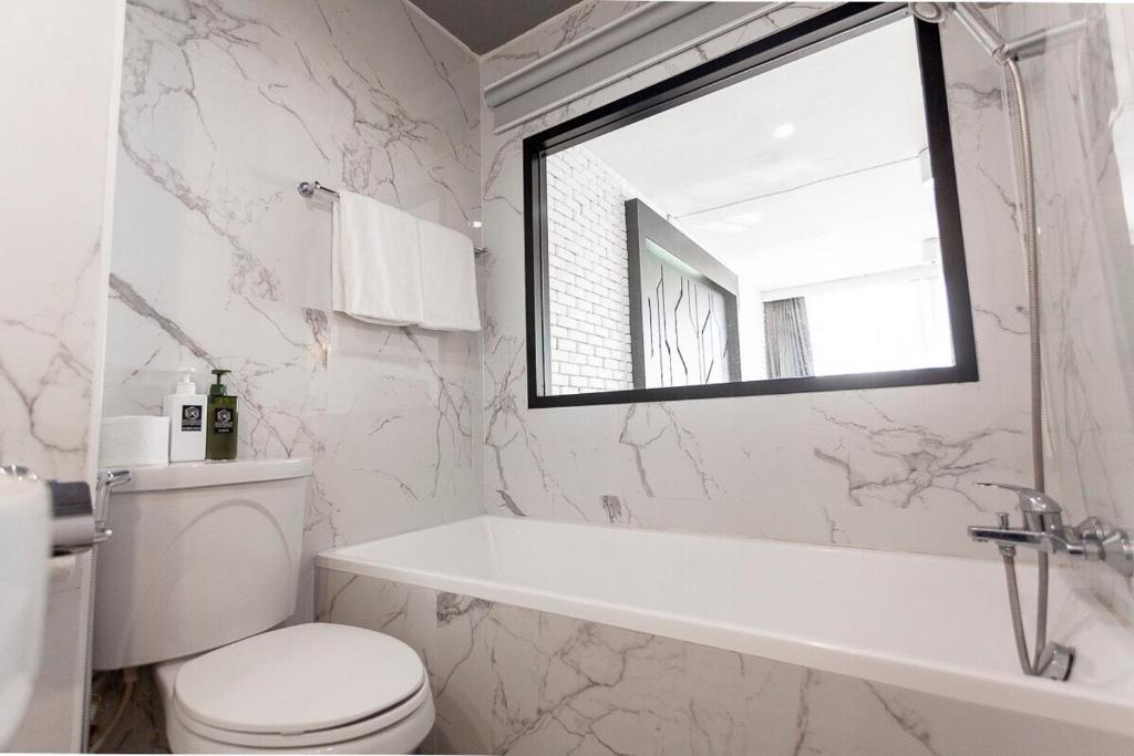 R1 Nimman Hotel Chiangmai - Resim 14