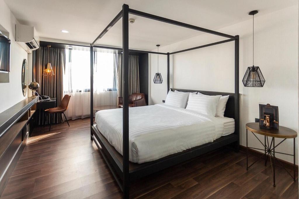 
Luxury Modern Vintage Double
