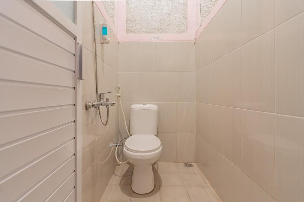Koupelna v ubytování RedDoorz @ Cipanas Garut