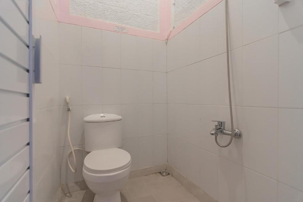 Koupelna v ubytování RedDoorz @ Cipanas Garut