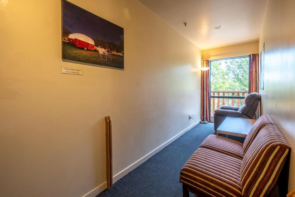Posezení v ubytování Kakapo Lodge