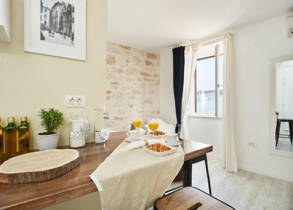 Napoje w obiekcie Old Town Splendid Apartments by Irundo