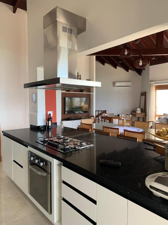  Cobertura alto padrão com vista para o mar