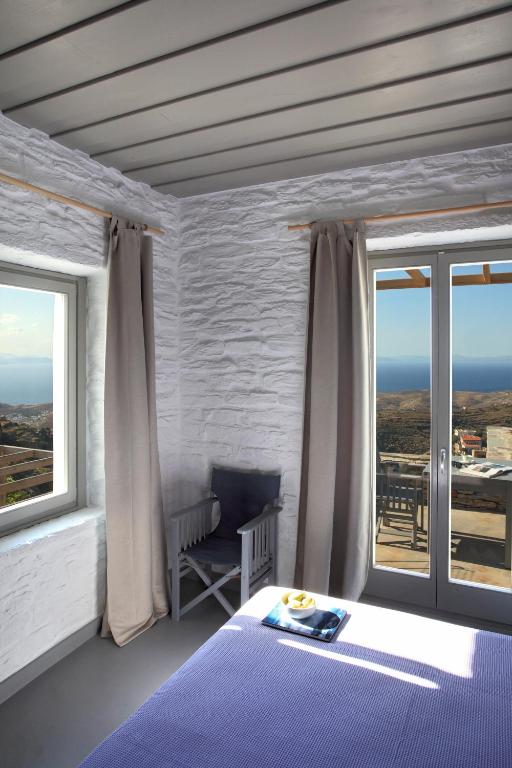 Postel nebo postele na pokoji v ubytování Kea Village Suites & Villas