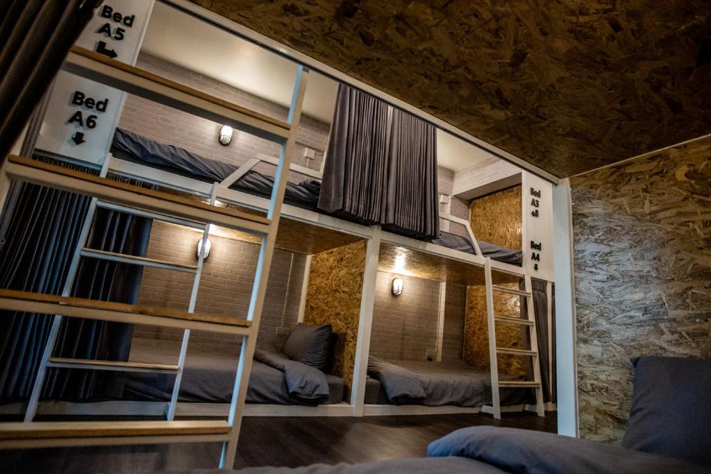 Postel nebo postele na pokoji v ubytování My Way Hostel Chiang Mai