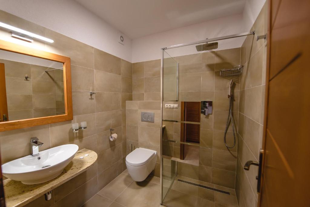 Koupelna v ubytování Wellness Hotel Ondrášův dvůr