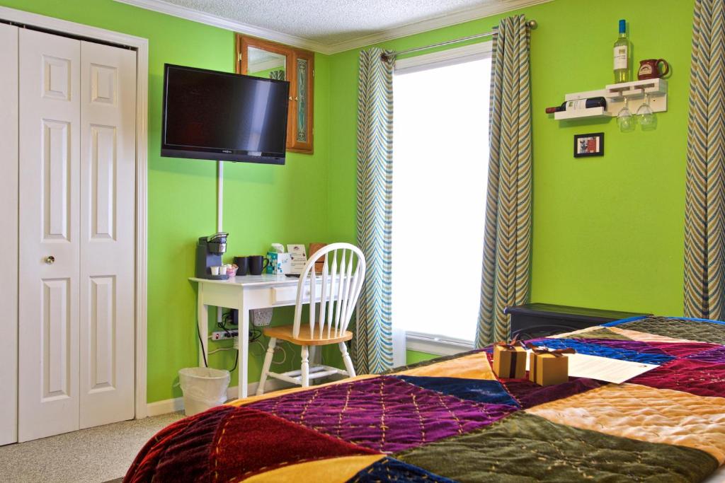 Blacksburg Bed & Breakfast - Two-Bedroom Suite