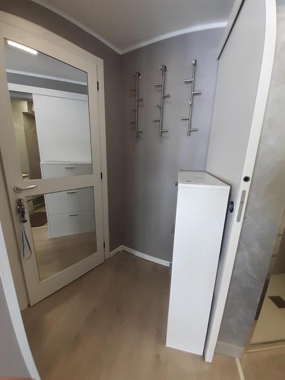 A kitchen or kitchenette at La Coquille