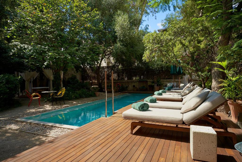 Can Bordoy Grand House Hotel GL Preferred Hotel内部或周边的泳池