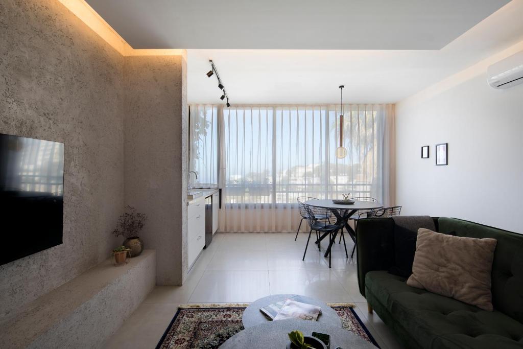 Afbeelding uit fotogalerij van Urbanica Carmel- Apartments in Haifa