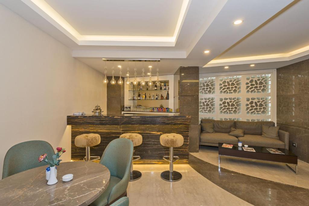 Posezení v ubytování Bisetun Hotel