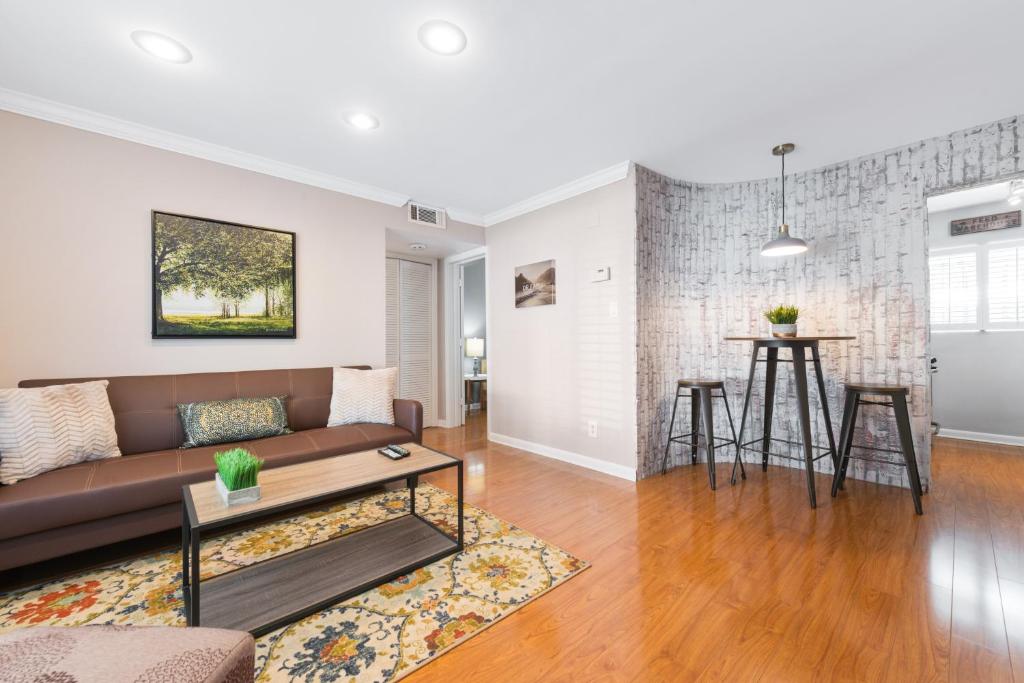 The Best Midtown Location by Piedmont Park - One-Bedroom Apartment