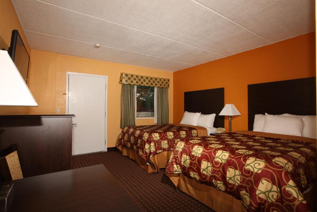 BLUE SKY INN Glens Falls-Saratoga-Lake George - 高级大号床间 - 带两张大号床 - 禁烟
