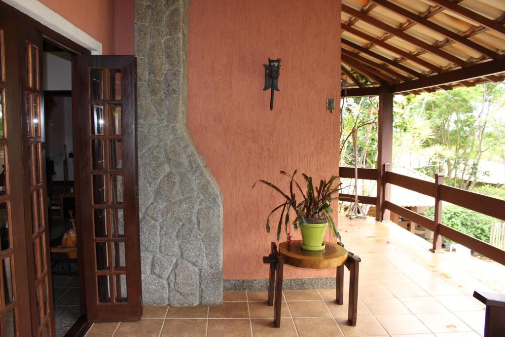  Casa na Serra de Itaipava: Natureza com conforto