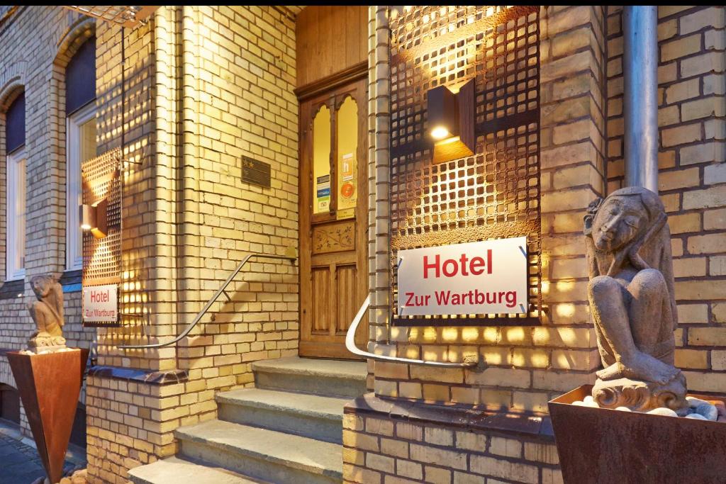 レーダ・ヴィーデンブリュックにあるHotel Zur Wartburgのホテル入口