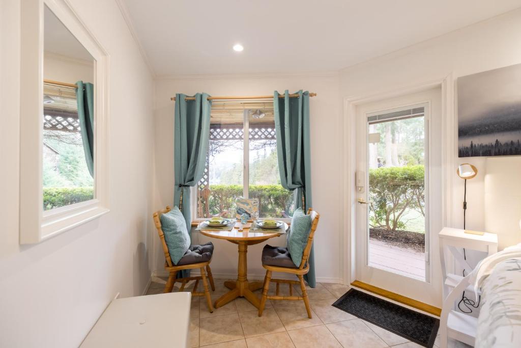 Enchanter Ocean View Suites - Suite Queen Deluxe