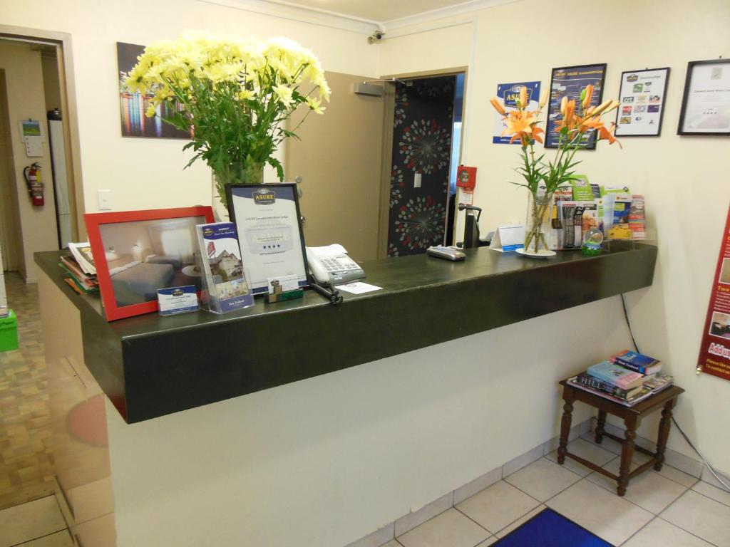 ASURE Camelot Arms Motor Lodge - Resim 9